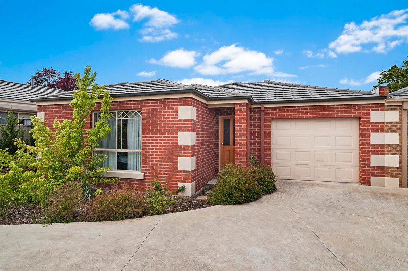 7a Rosewood Mews GOLDEN SQUARE 1
