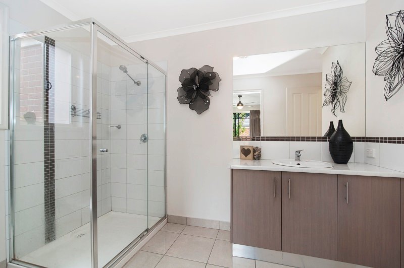 7a Rosewood Mews GOLDEN SQUARE 4