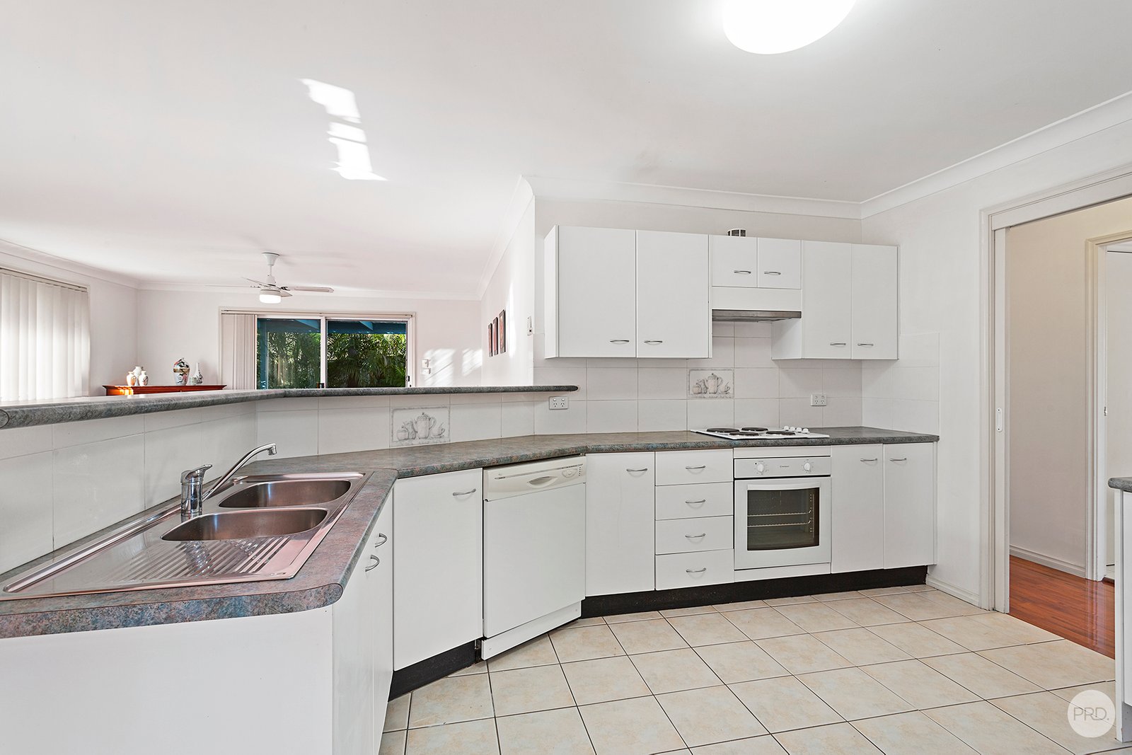 7a The Meridian  CORLETTE 11
