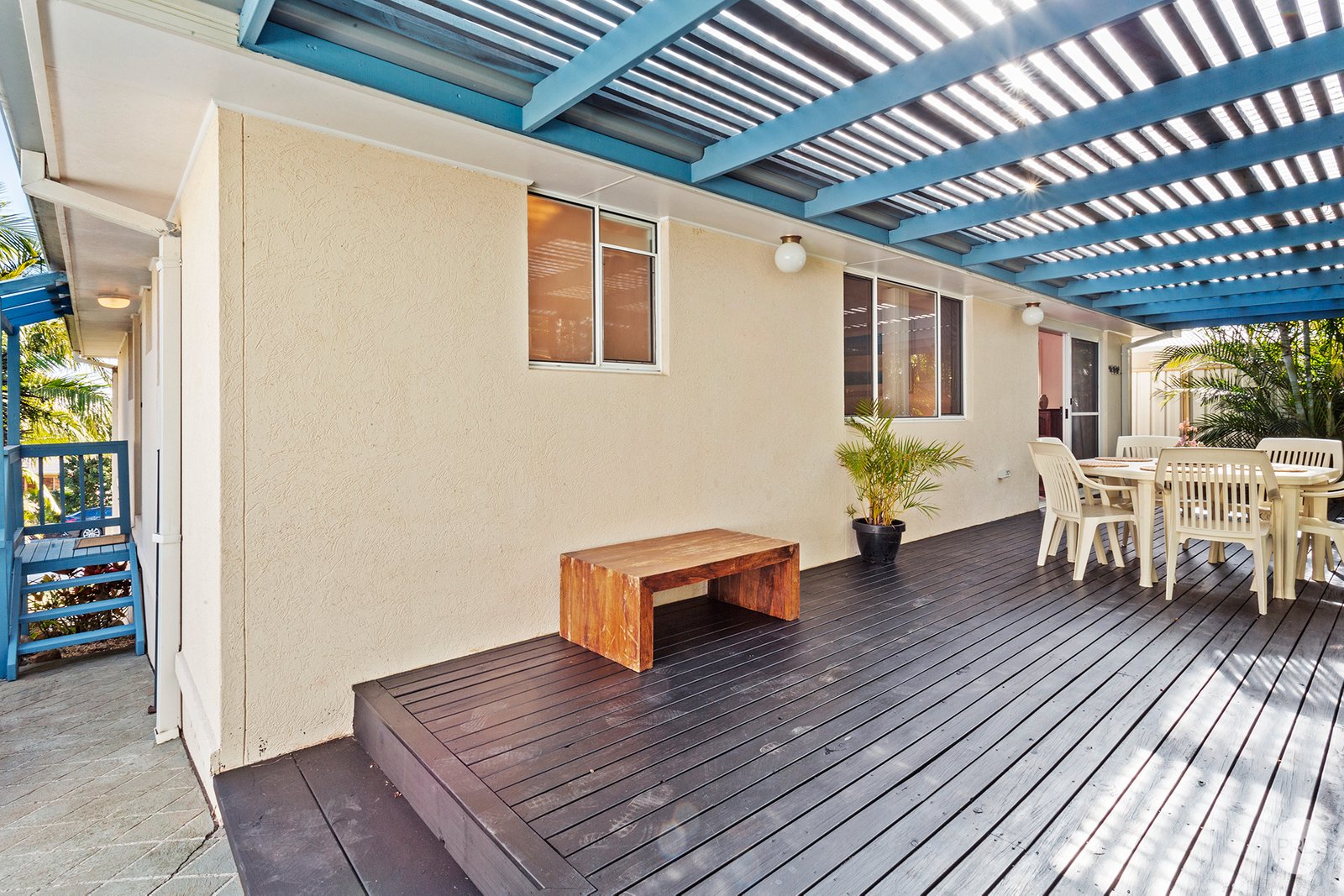 7a The Meridian  CORLETTE 16