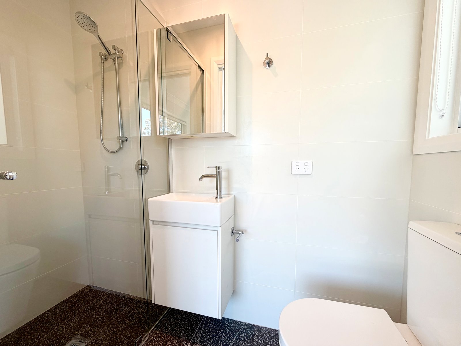 7a Upton Street SOLDIERS POINT 11