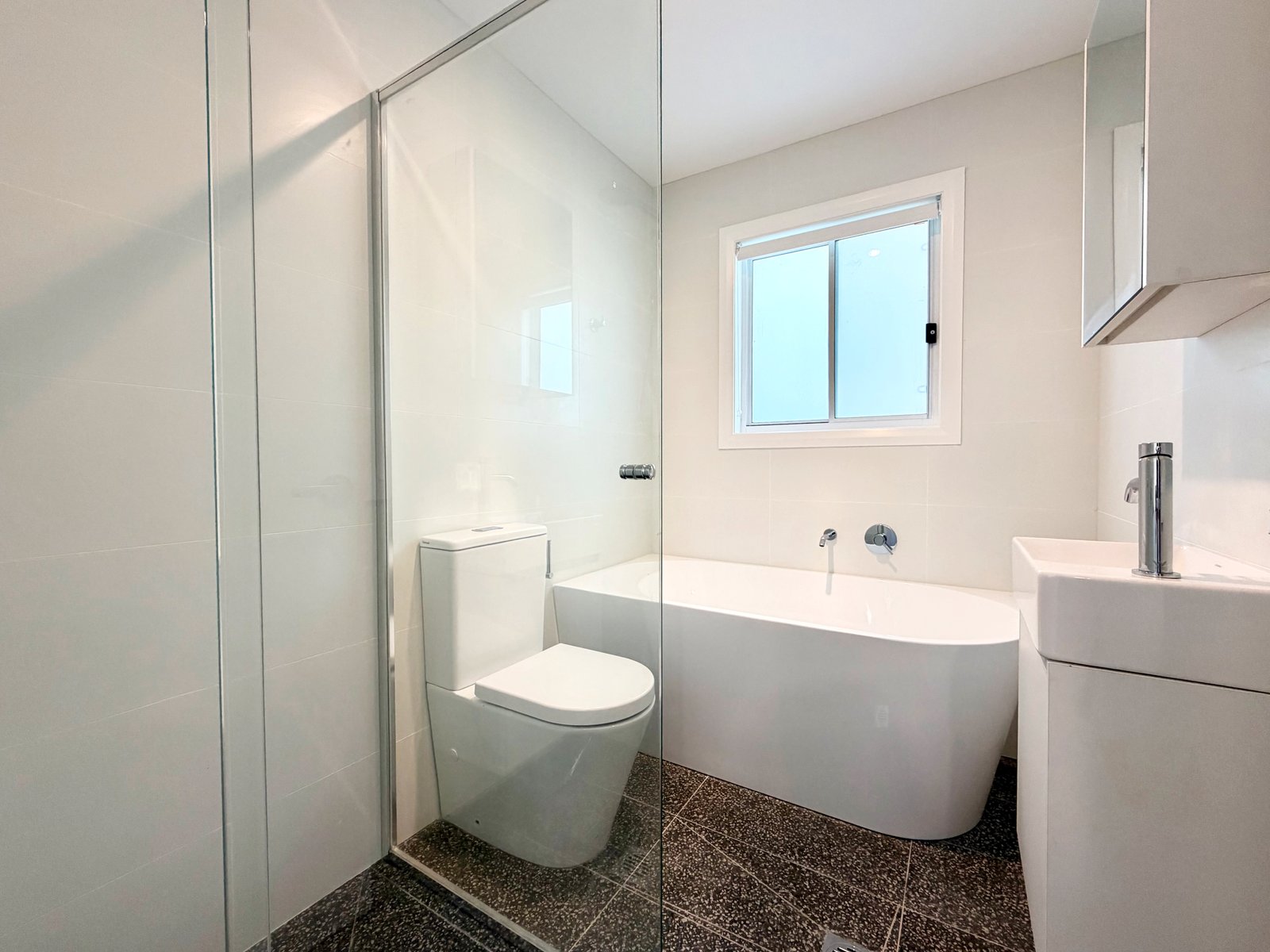 7a Upton Street SOLDIERS POINT 18