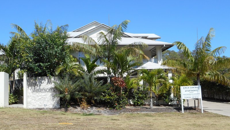 7a/14 Waterson Way AIRLIE BEACH 9
