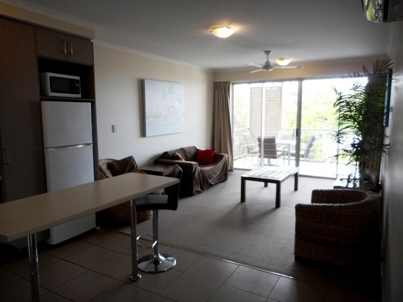 7a/14 Waterson Way AIRLIE BEACH 3
