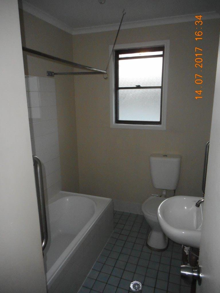 7B Banksia Cres  TUMUT 4