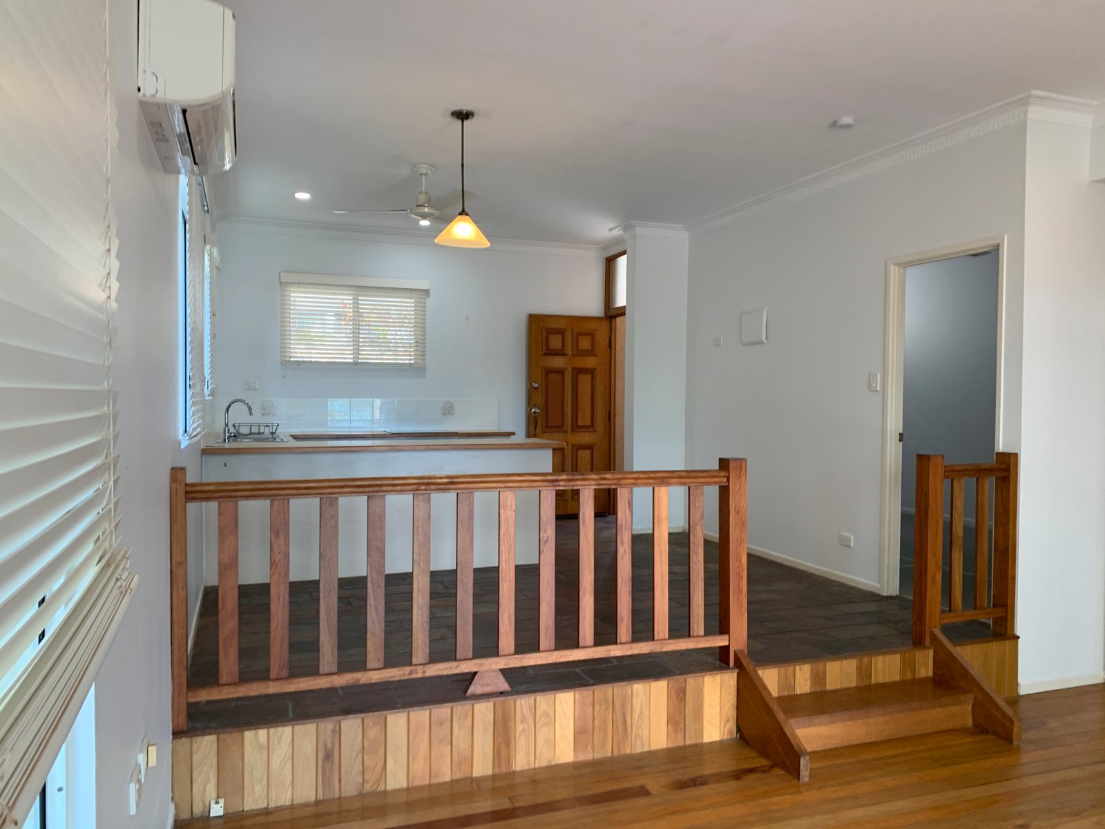 7B Eshelby Drive CANNONVALE 3