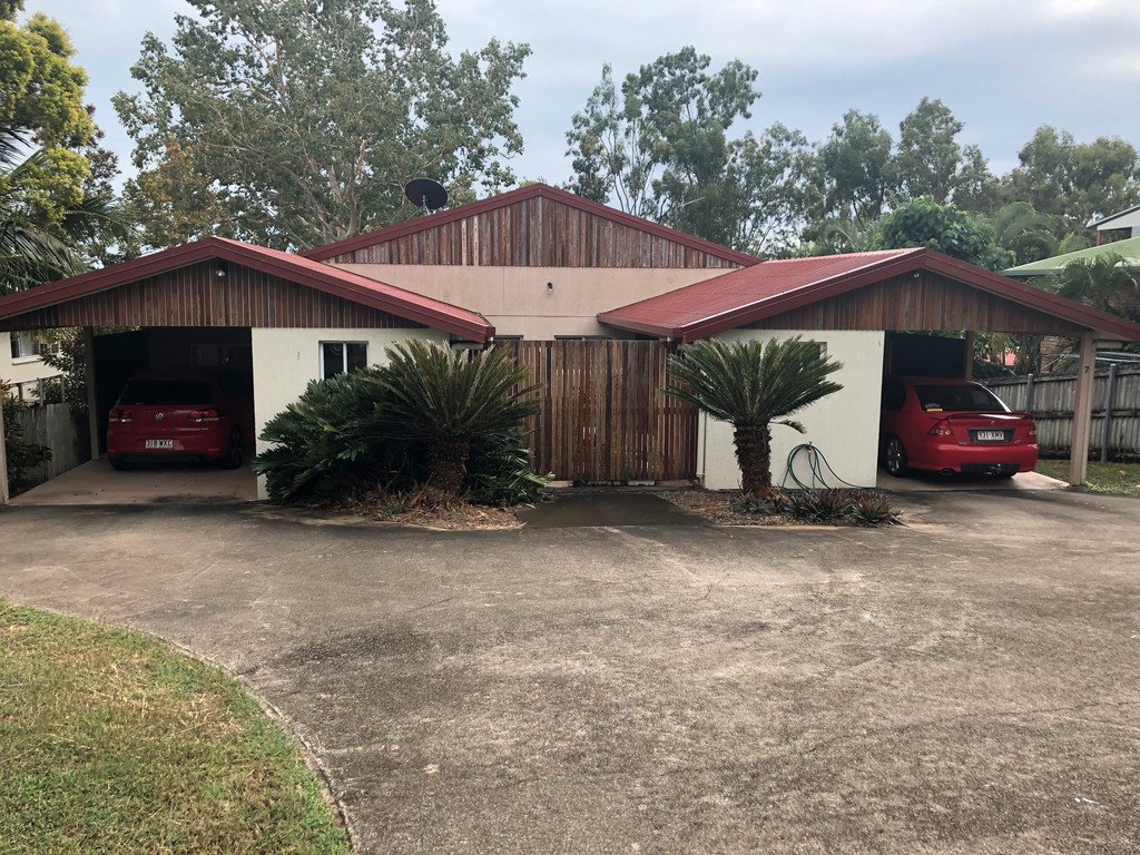 7B Eshelby Drive CANNONVALE 1