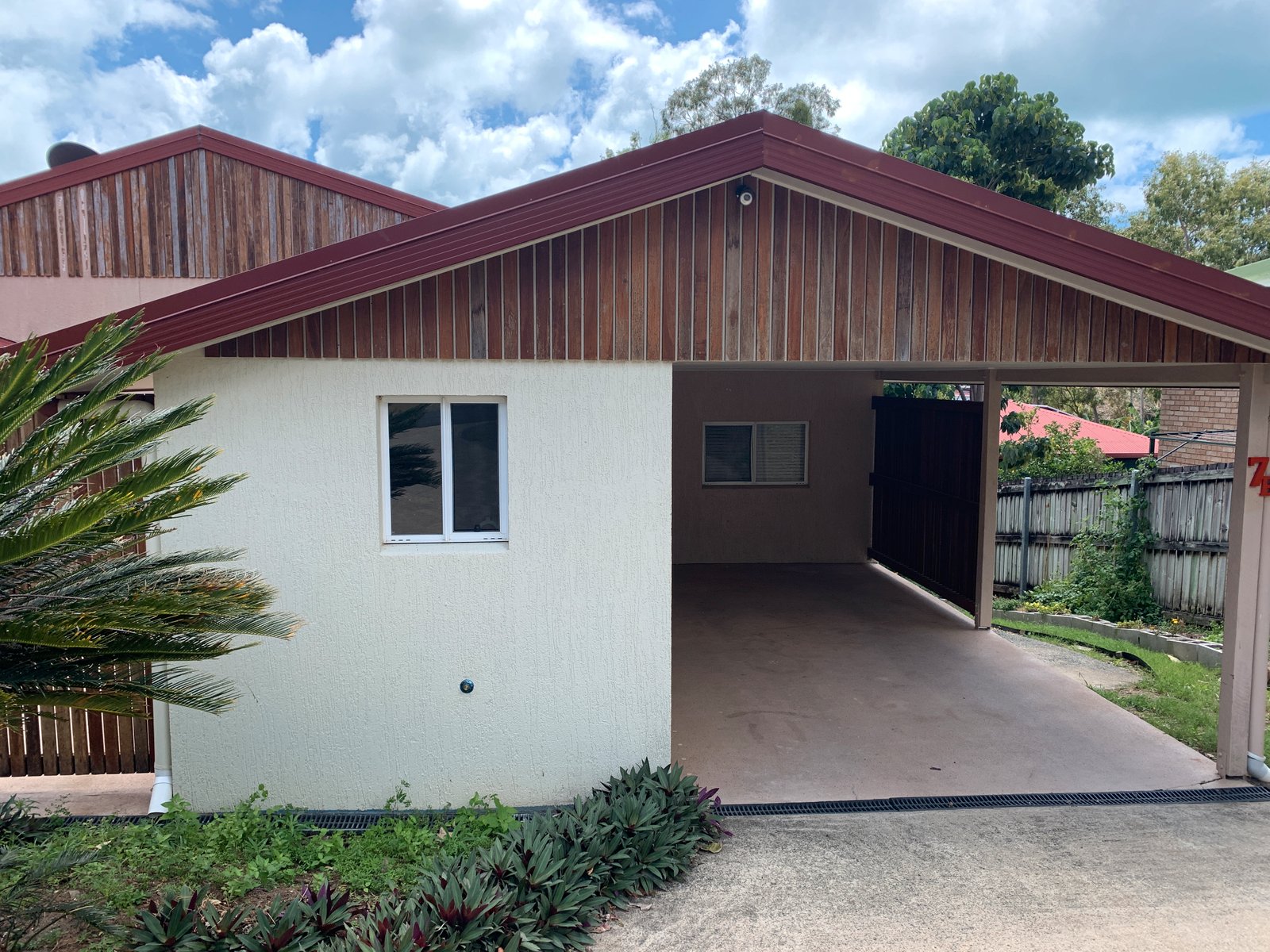 7B Eshelby Drive CANNONVALE 13