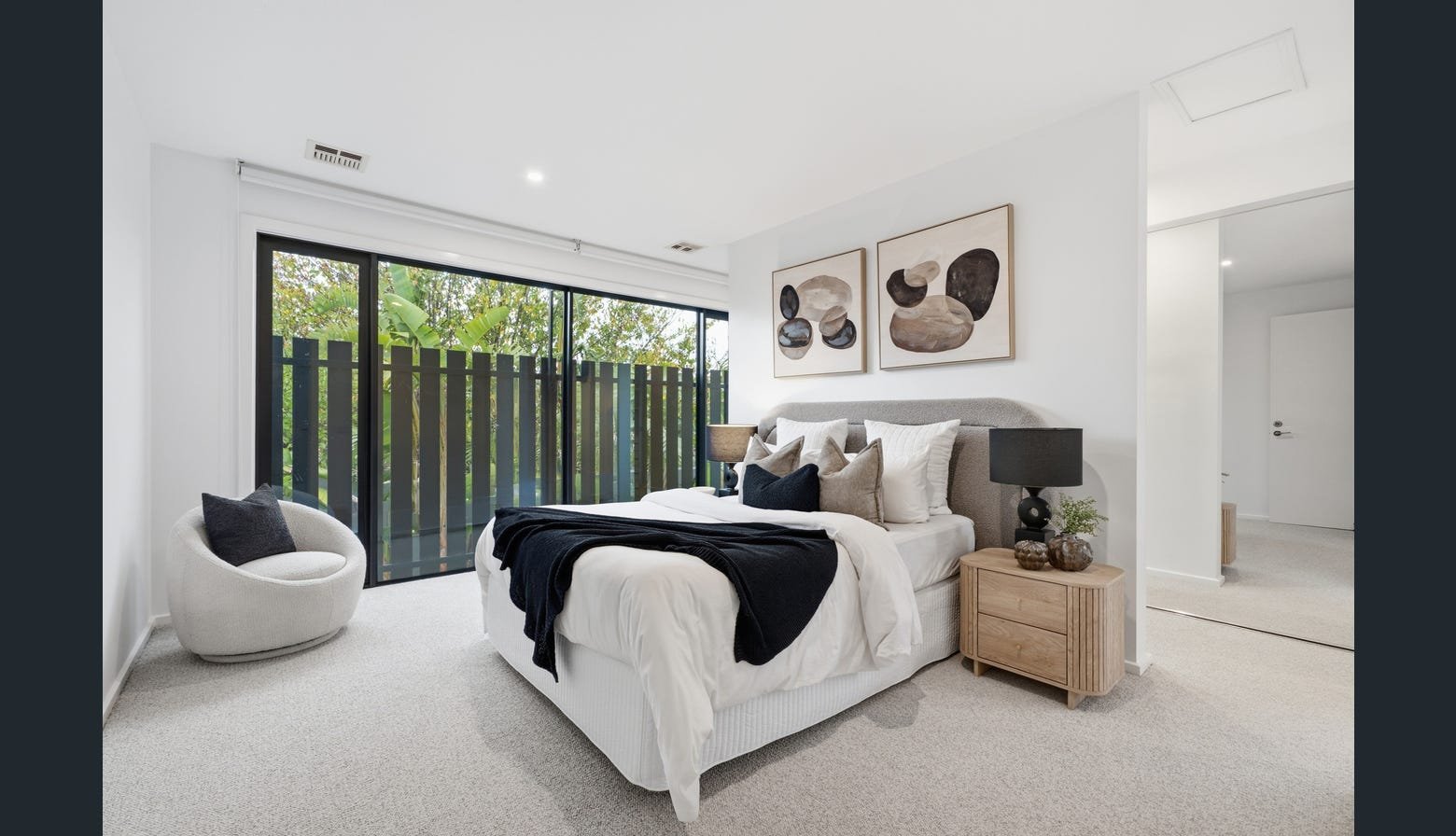 Gallery: 7B Lileura Avenue