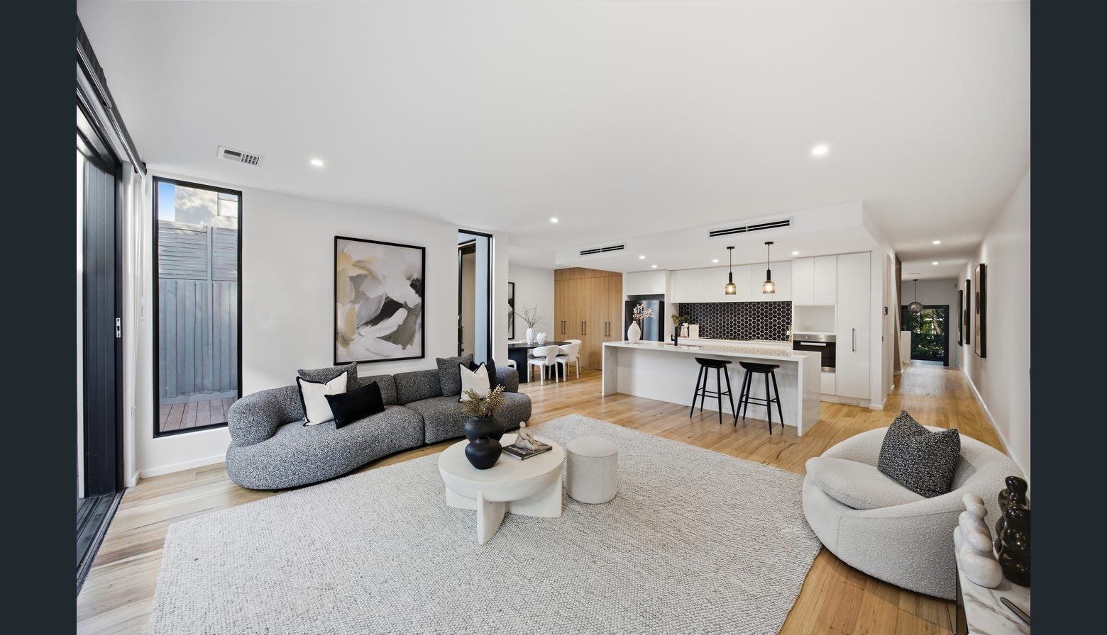 Gallery: 7B Lileura Avenue