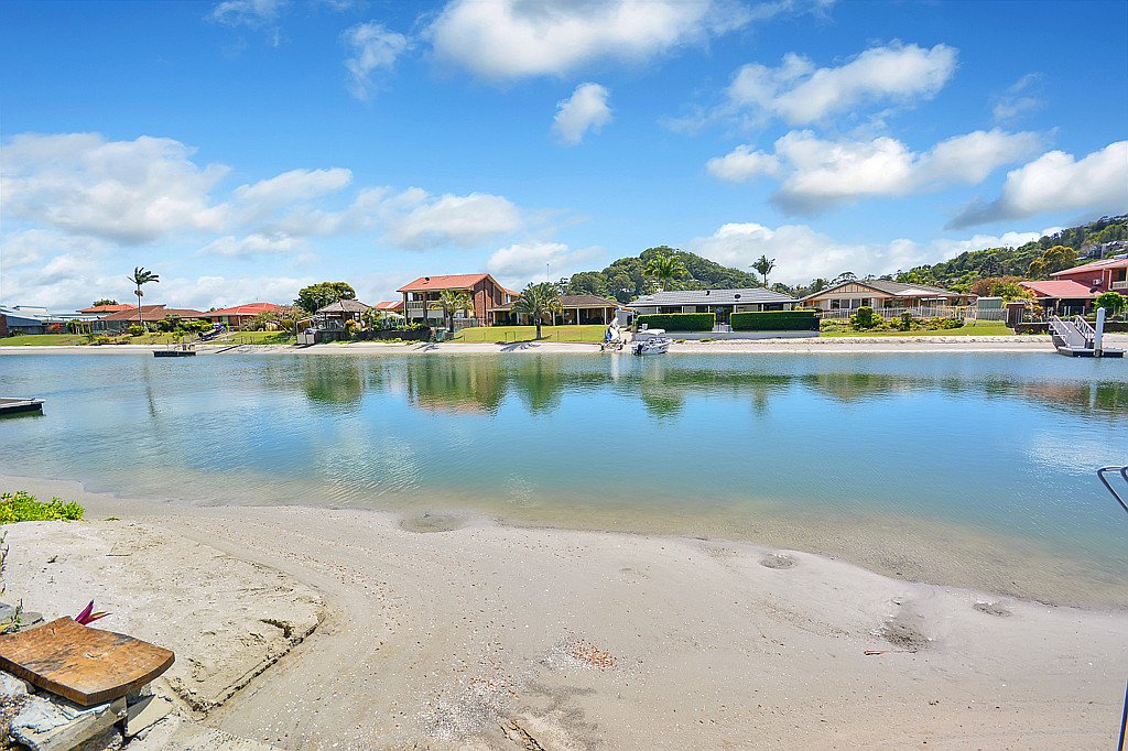 7B The Mainbrace  TWEED HEADS 1