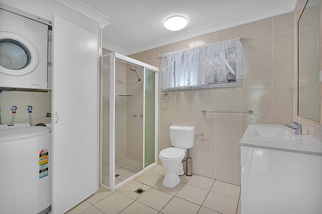 7B The Mainbrace  TWEED HEADS 6