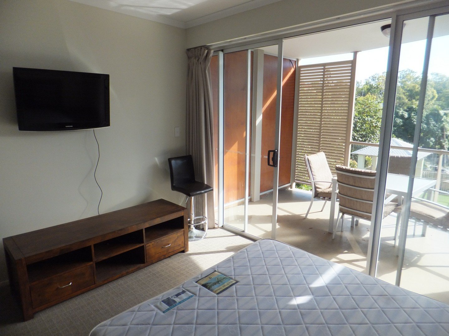 7B/14 Waterson Way AIRLIE BEACH 3