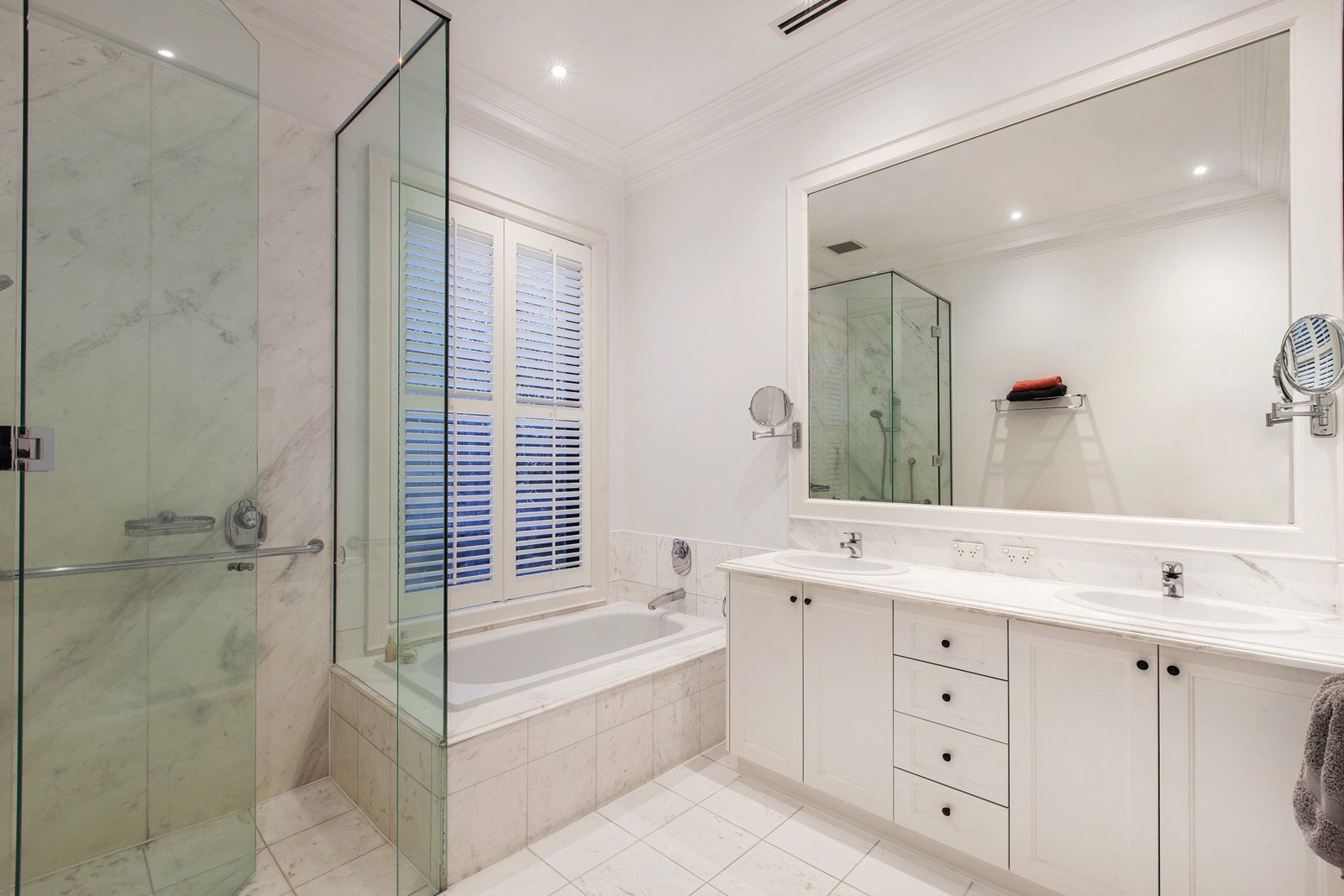 7E Woorigoleen Road, Toorak, VIC