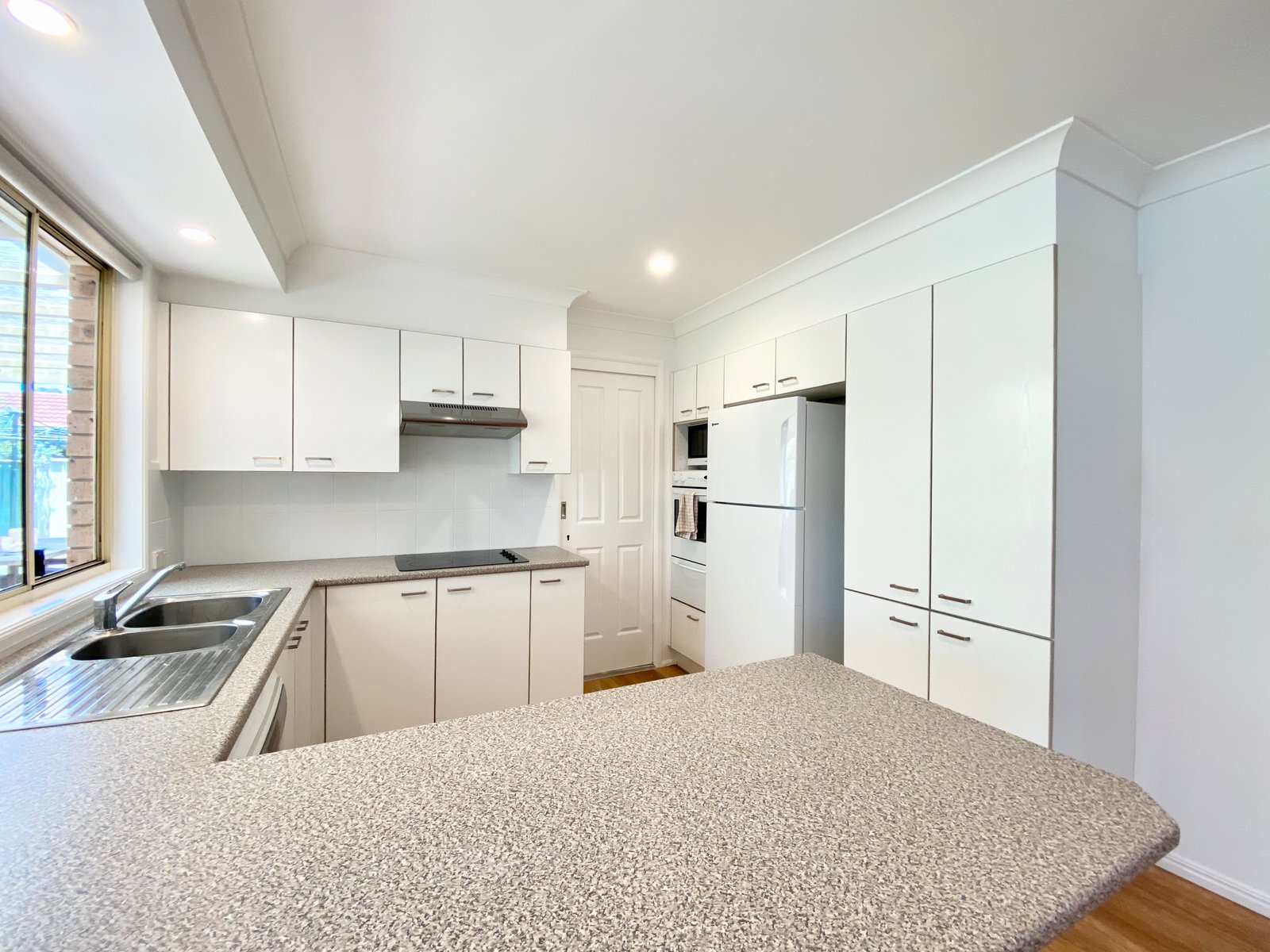 7E Yawl Close CORLETTE 8