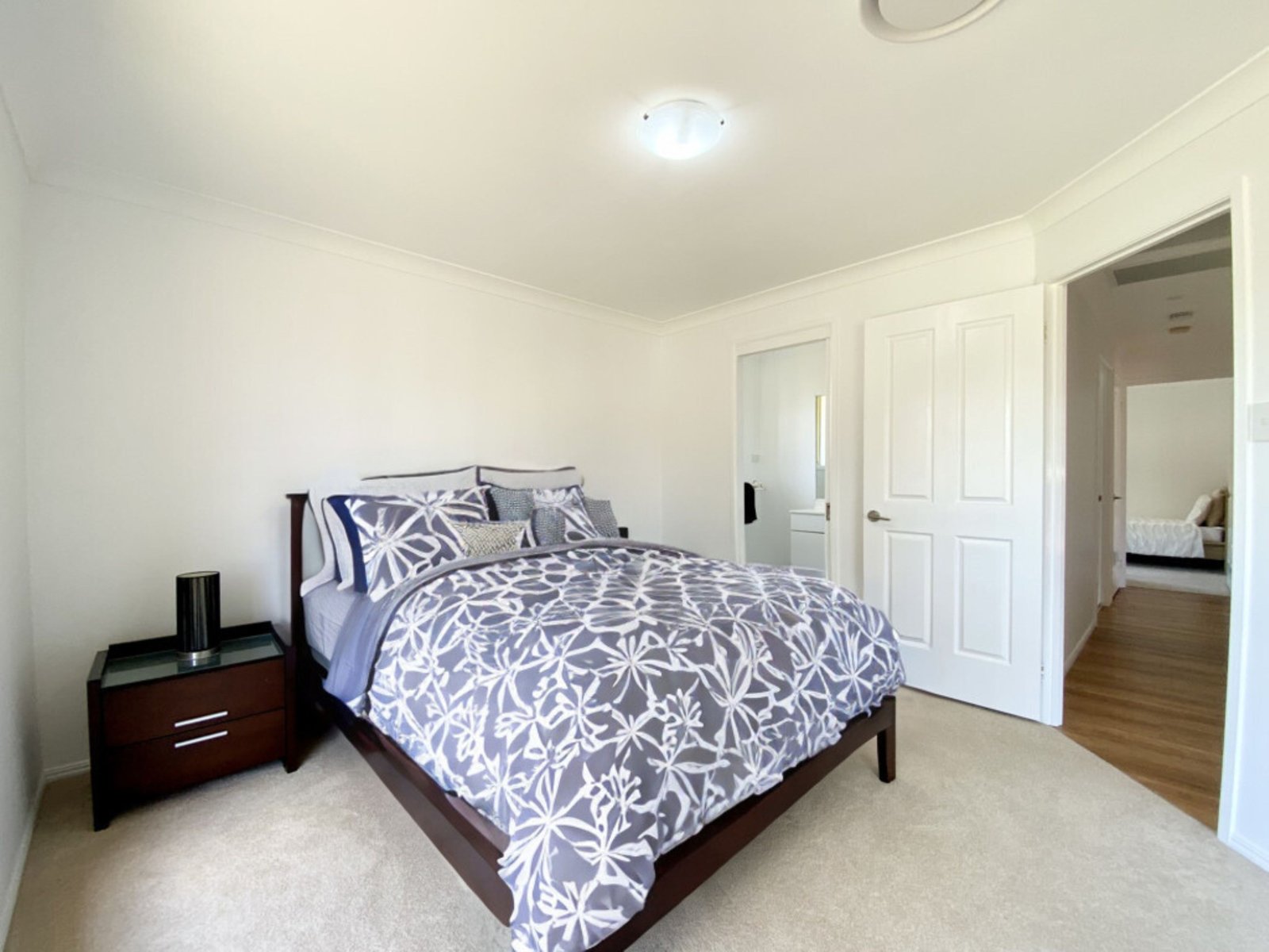 7E Yawl Close CORLETTE 10