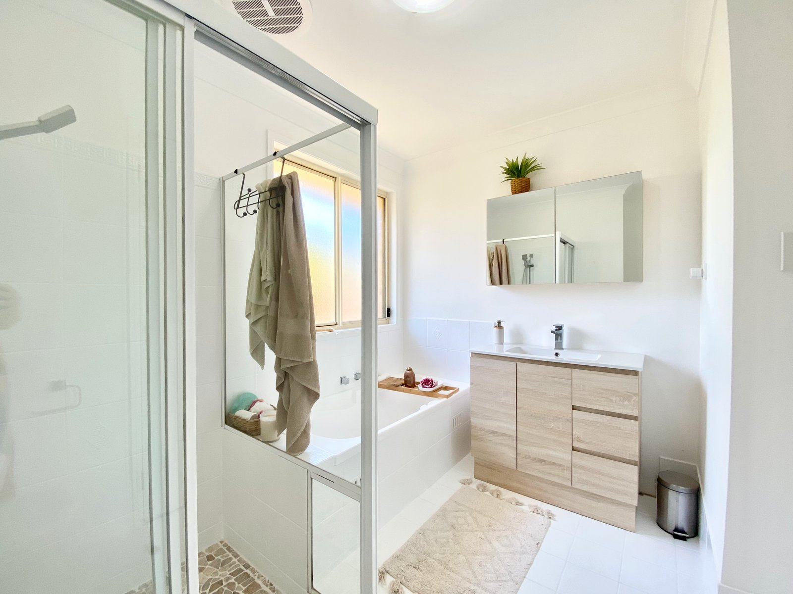 7E Yawl Close CORLETTE 13