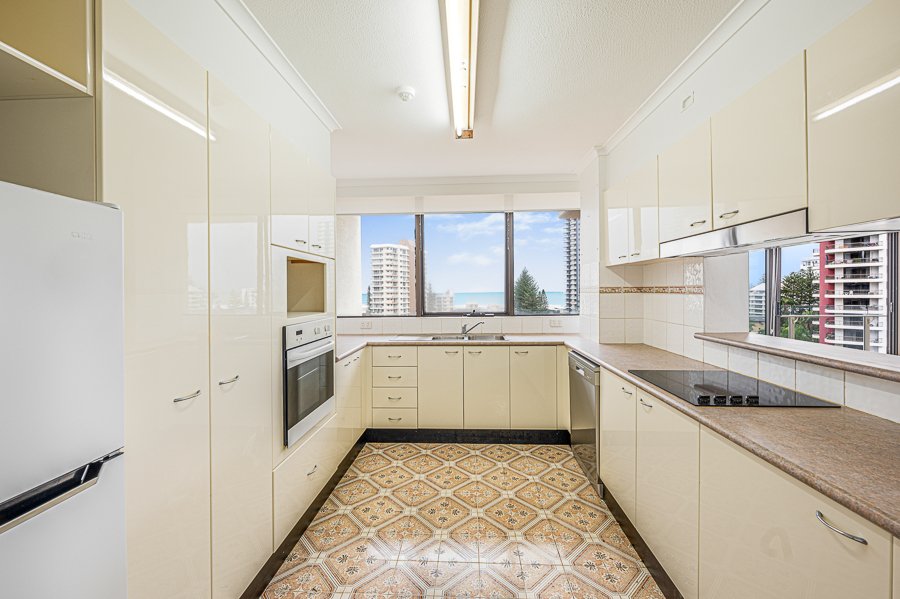 7H/33 Thornton Street SURFERS PARADISE 3