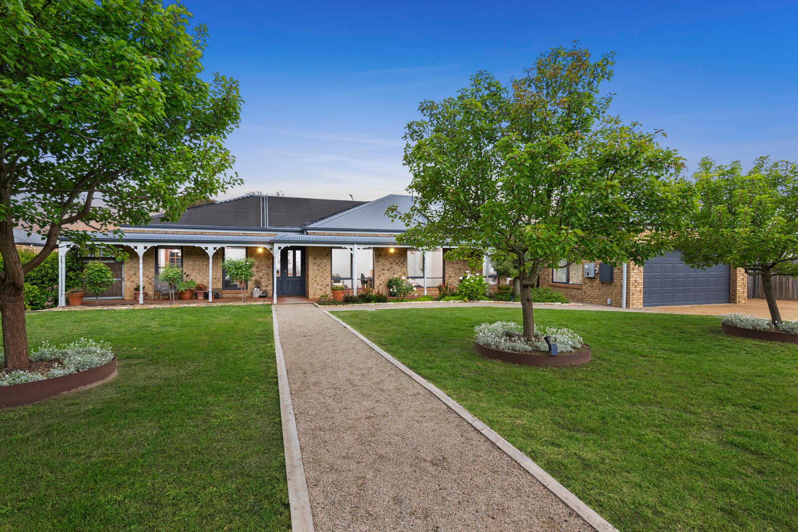 Gallery: 8-10 Grange Park Drive