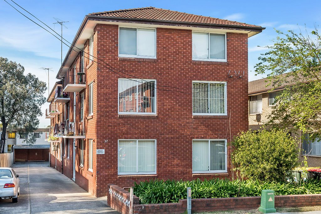8 / 37 Dartbrook Road AUBURN 2