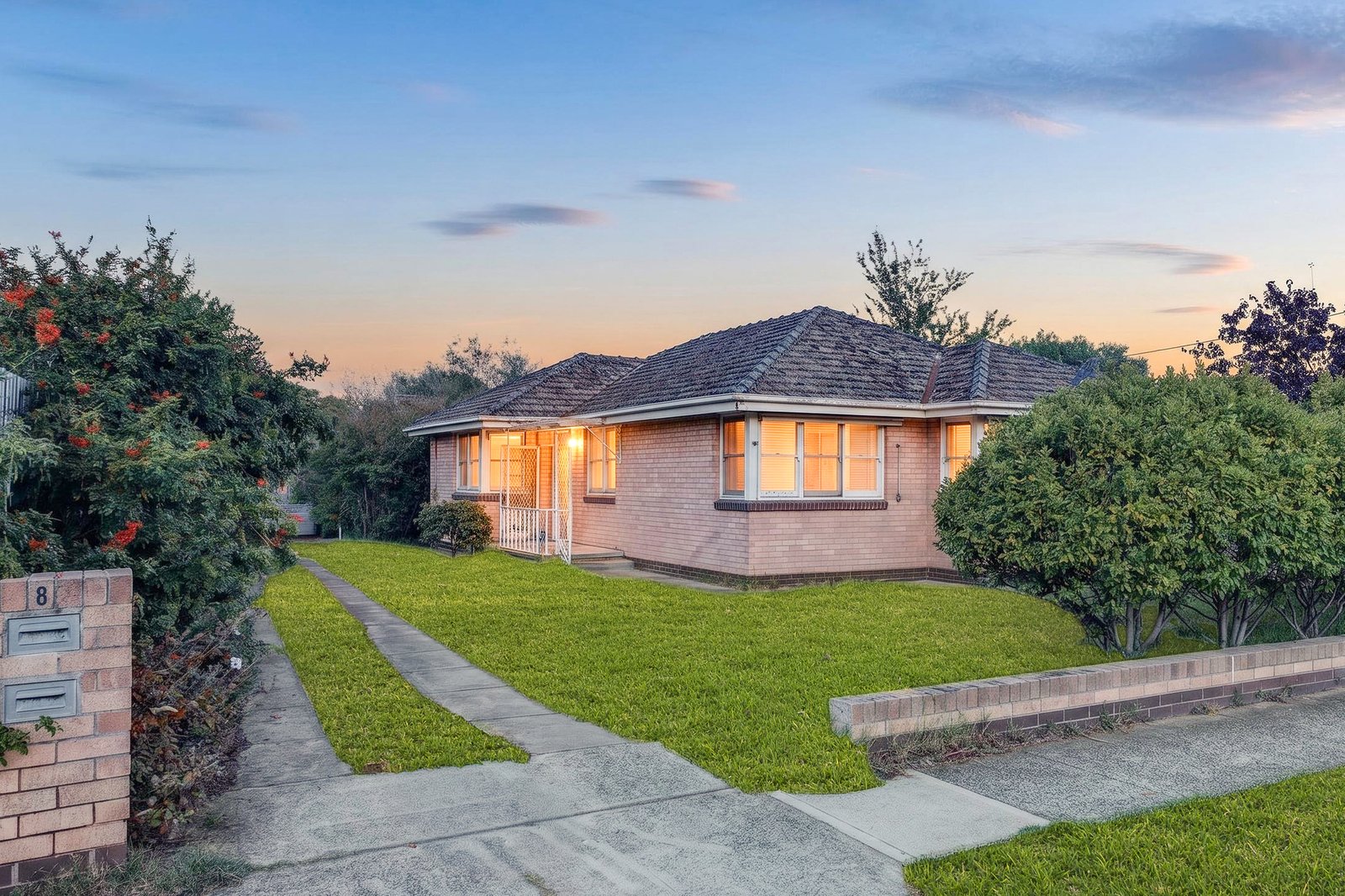 Gallery: 8 & 8A Wattle Grove