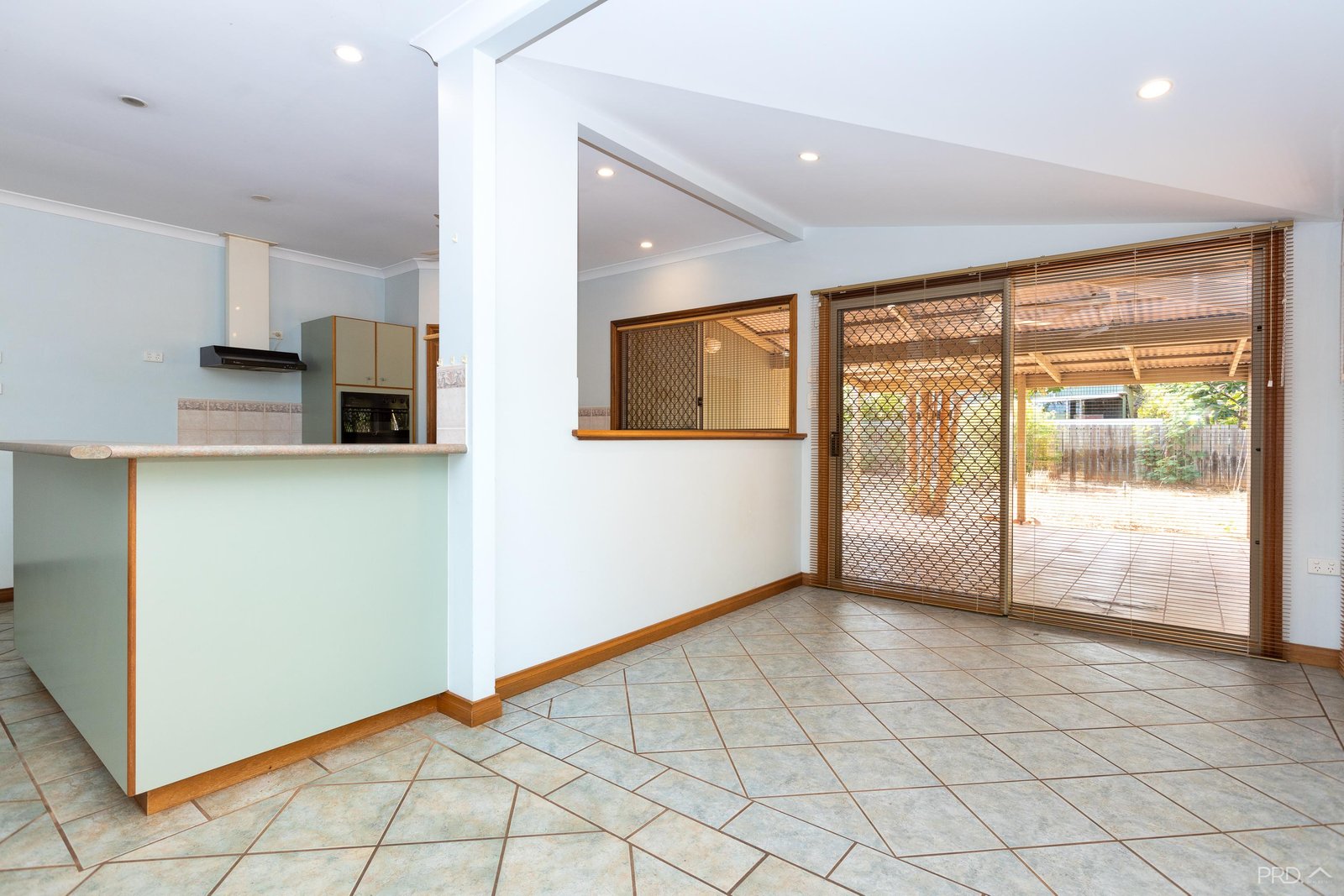 8 Aarons Drive CABLE BEACH 3