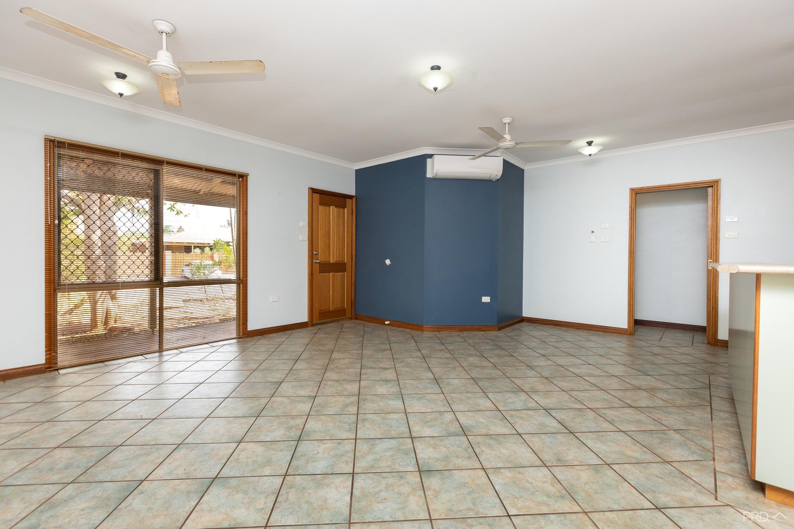 8 Aarons Drive CABLE BEACH 4