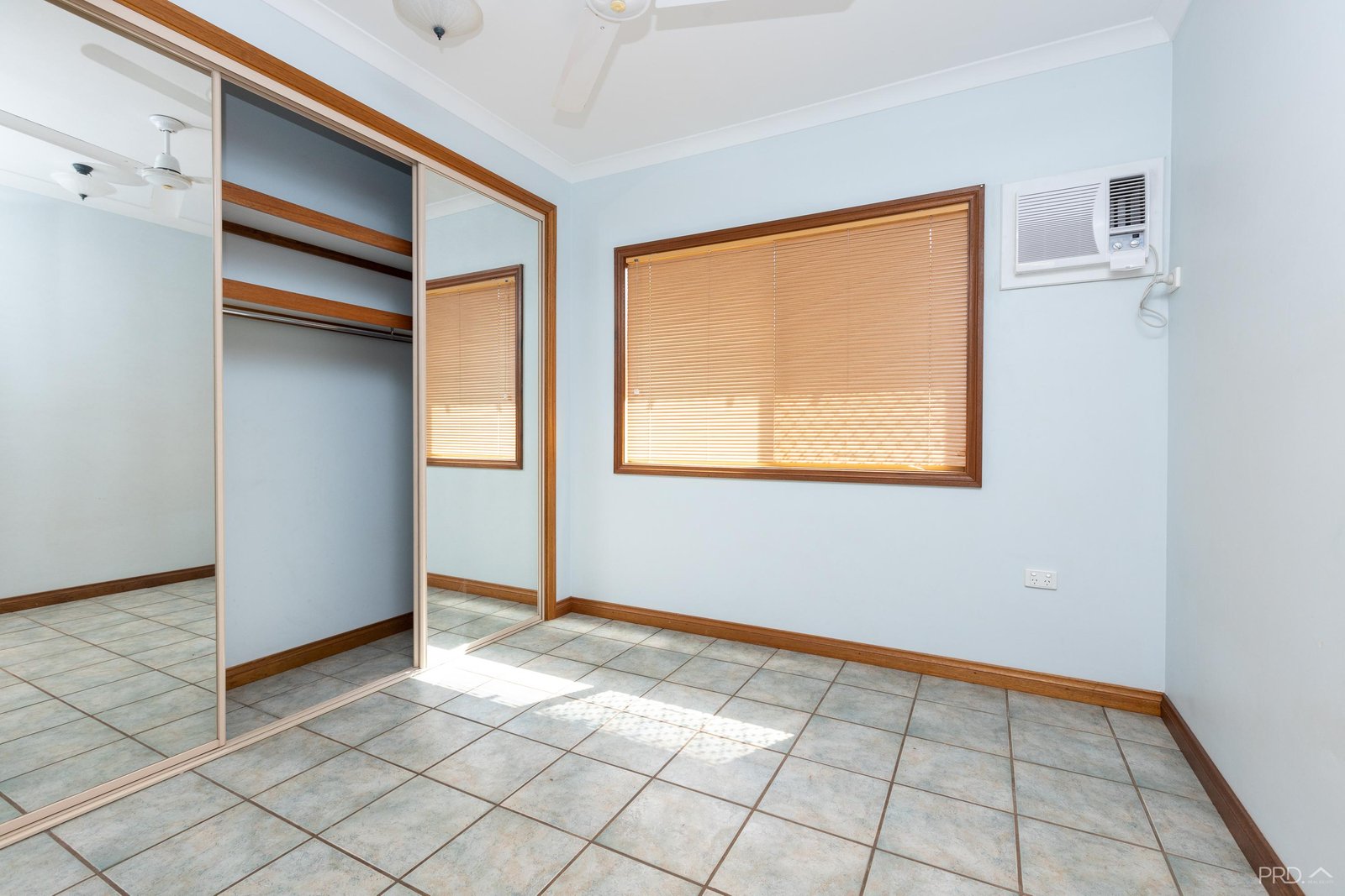 8 Aarons Drive CABLE BEACH 11