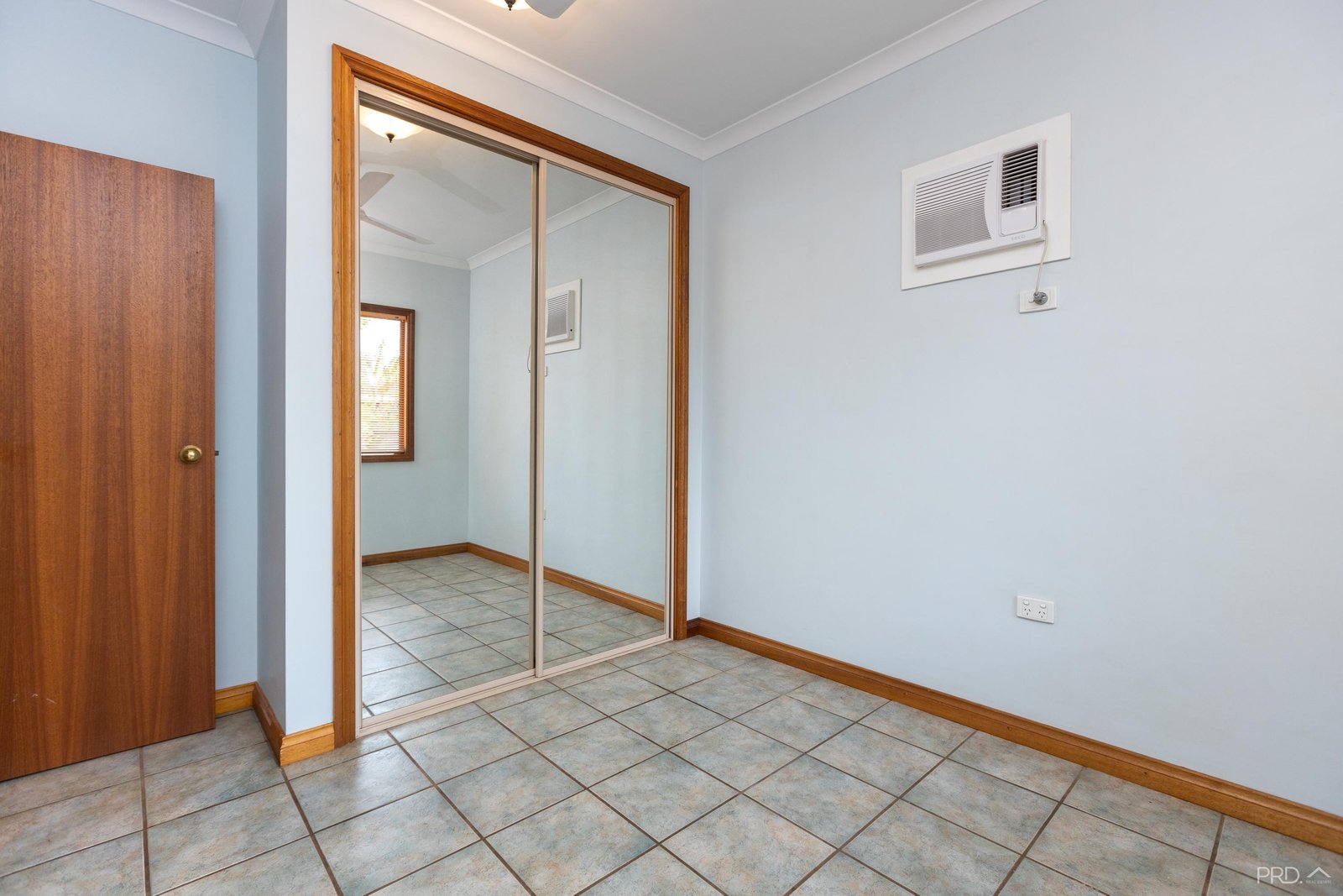 8 Aarons Drive CABLE BEACH 14