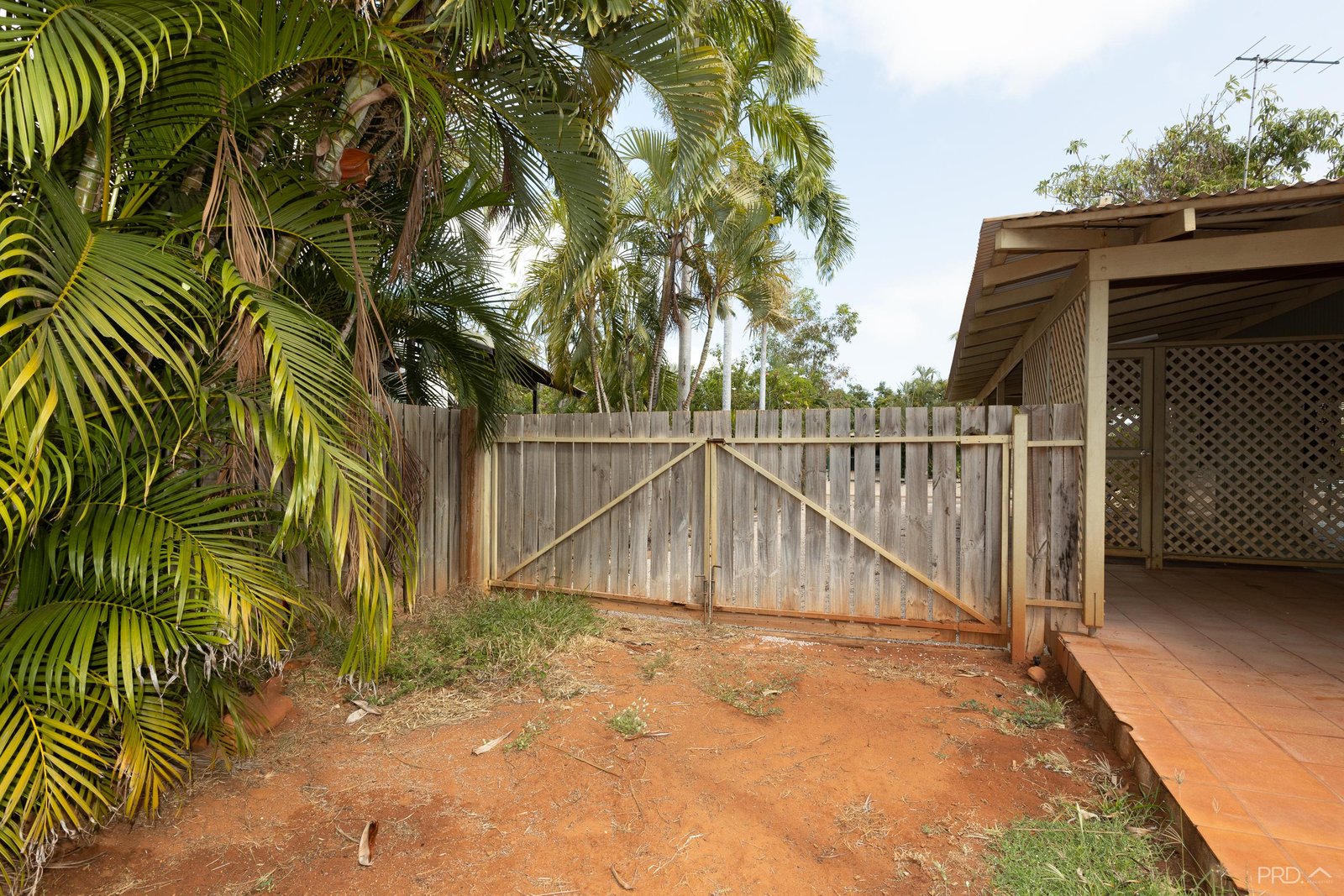 8 Aarons Drive CABLE BEACH 21