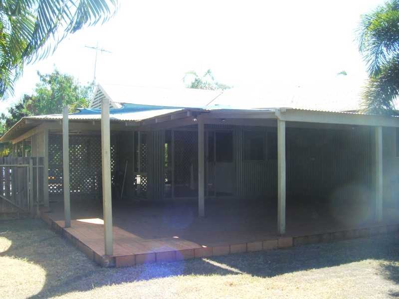 8 Aarons Drive CABLE BEACH 3