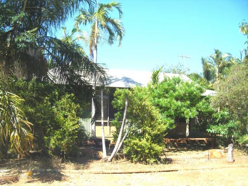 8 Aarons Drive CABLE BEACH 16