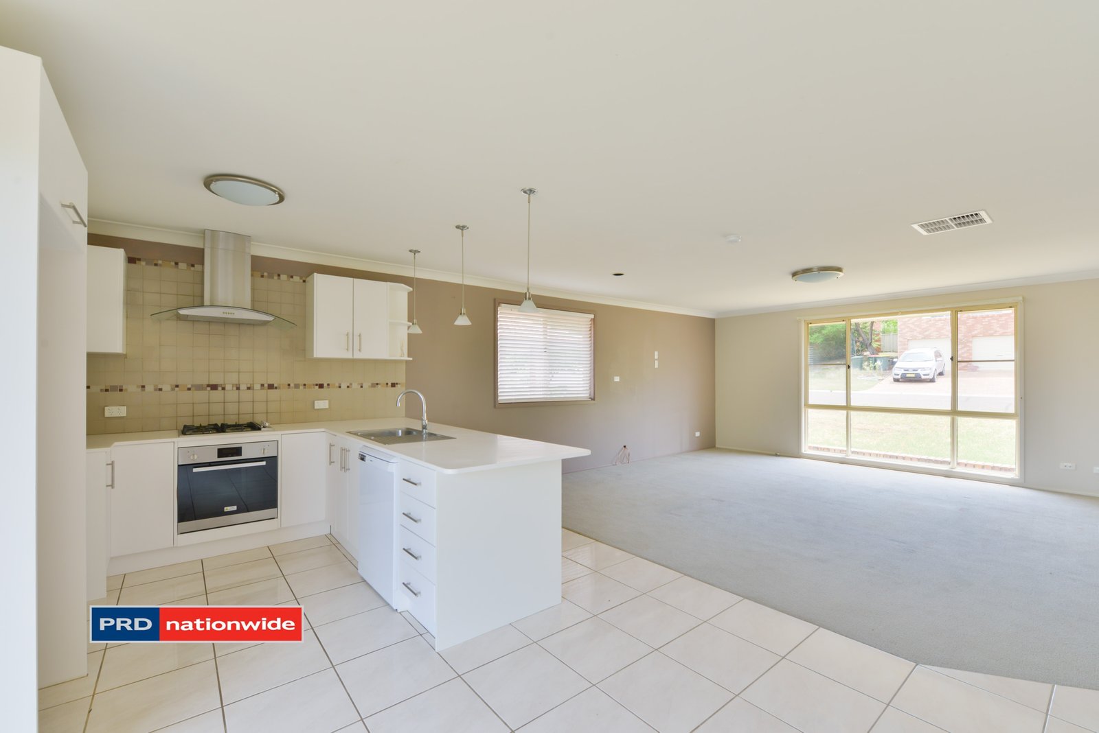 8 Acacia Drive TAMWORTH 2
