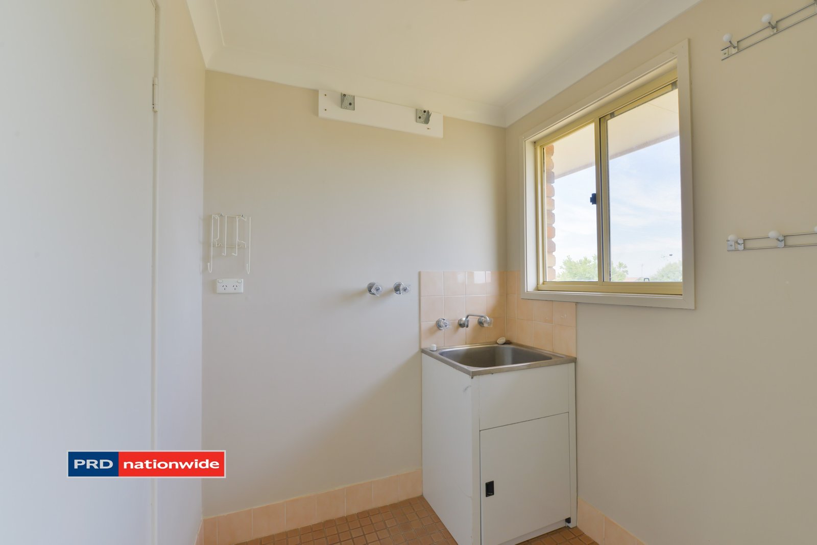 8 Acacia Drive TAMWORTH 15
