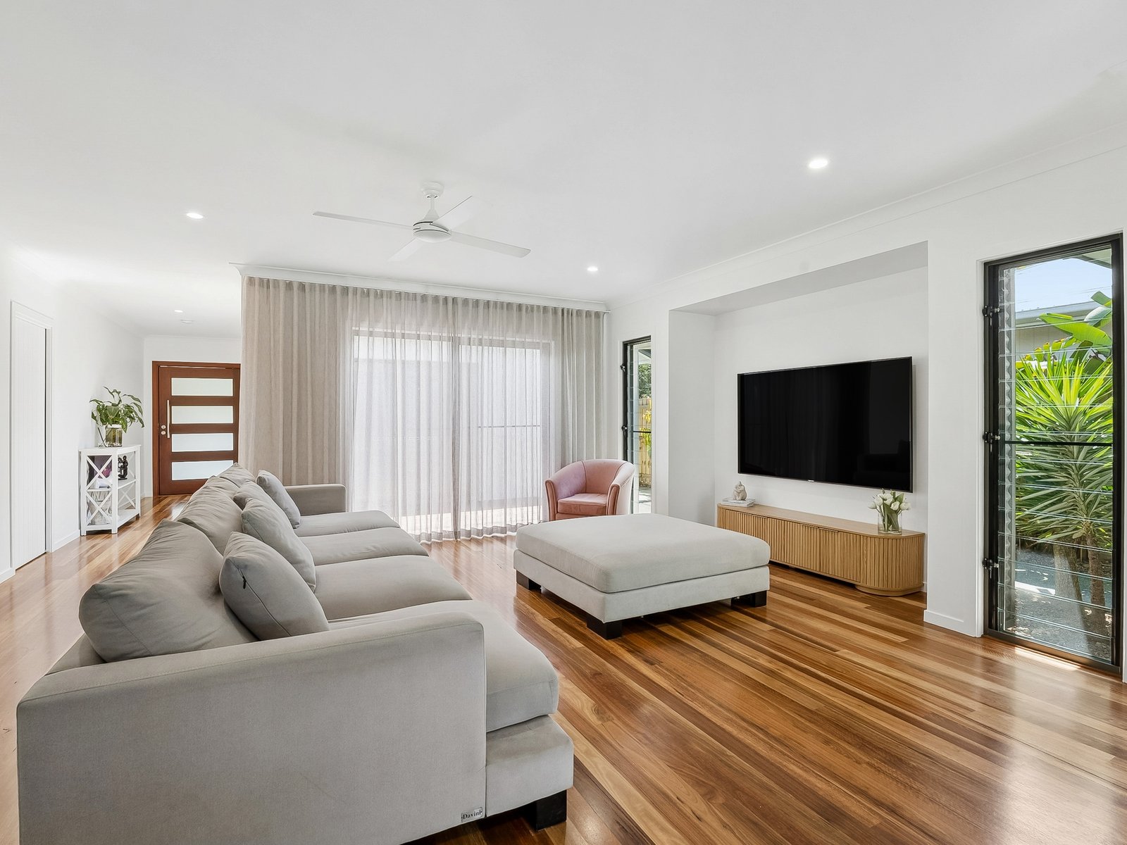 8 Acolus Court CASUARINA 8