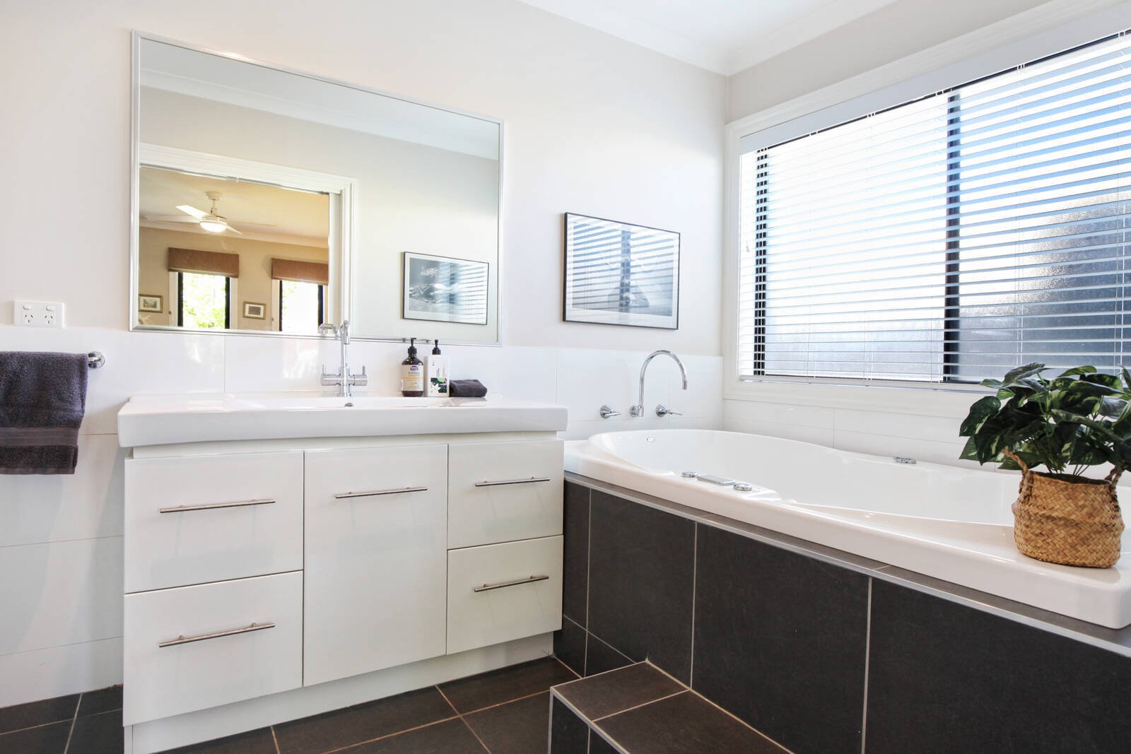 Real Estate and Property in 8 Adam Close, Woodend, VIC