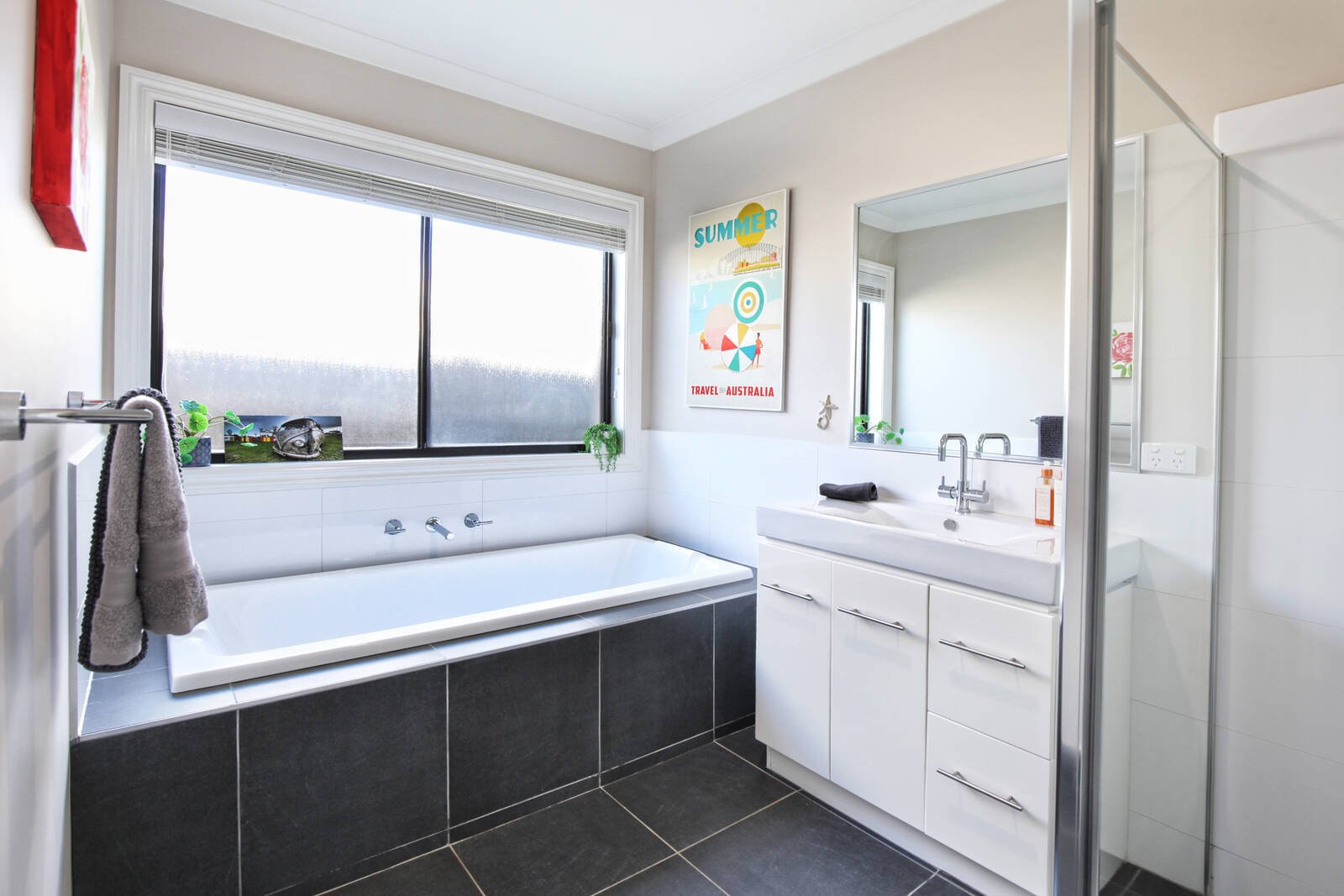 Real Estate and Property in 8 Adam Close, Woodend, VIC