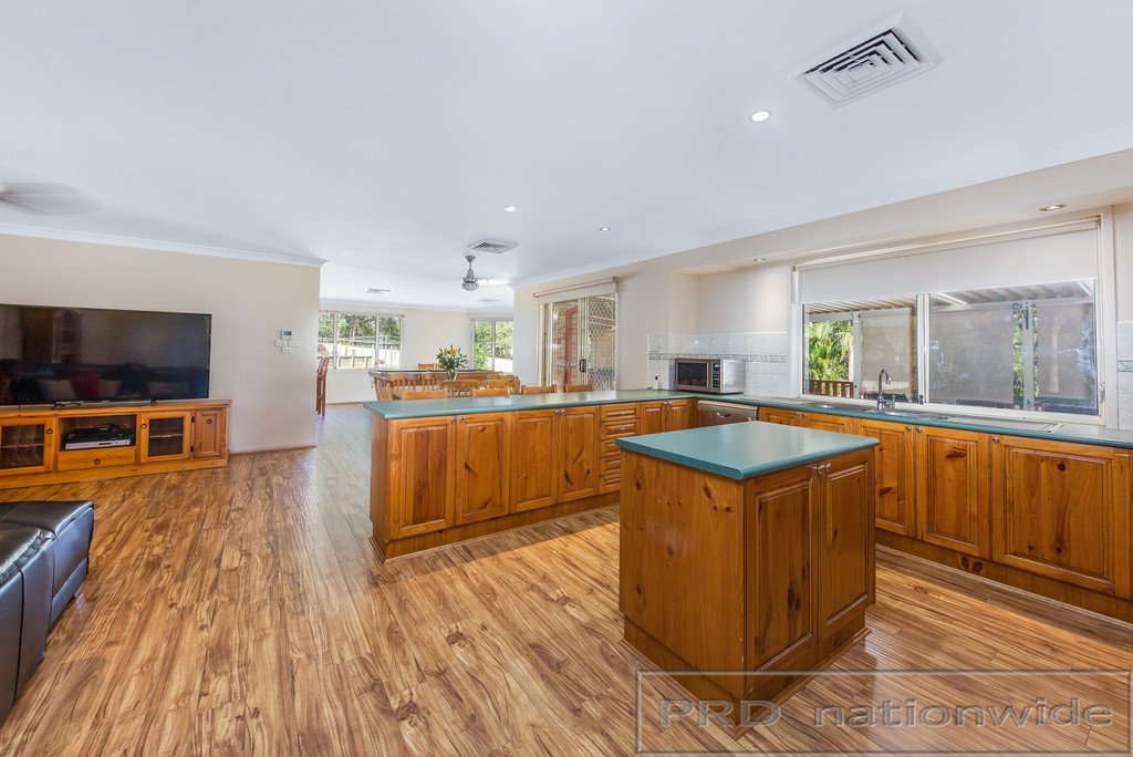 8 Adelong Close RUTHERFORD 6