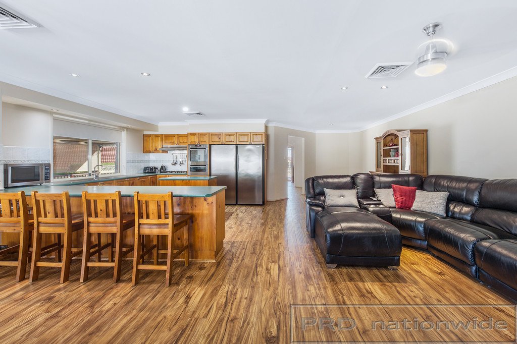 8 Adelong Close RUTHERFORD 8