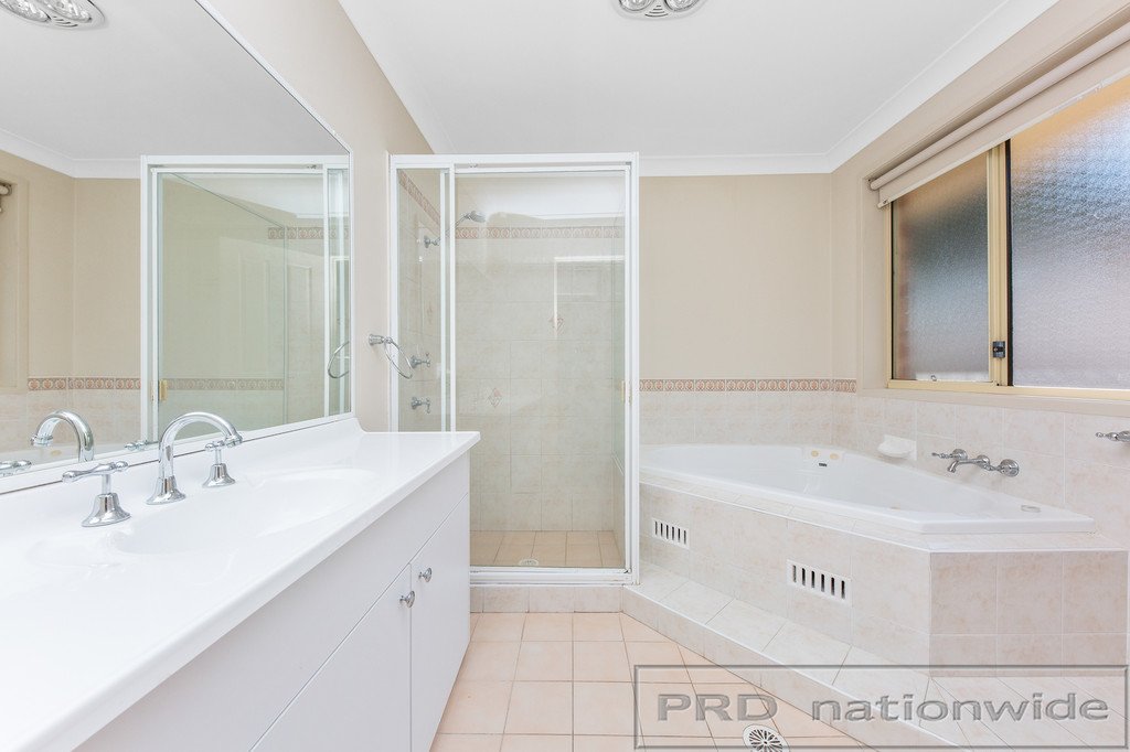 8 Adelong Close RUTHERFORD 13