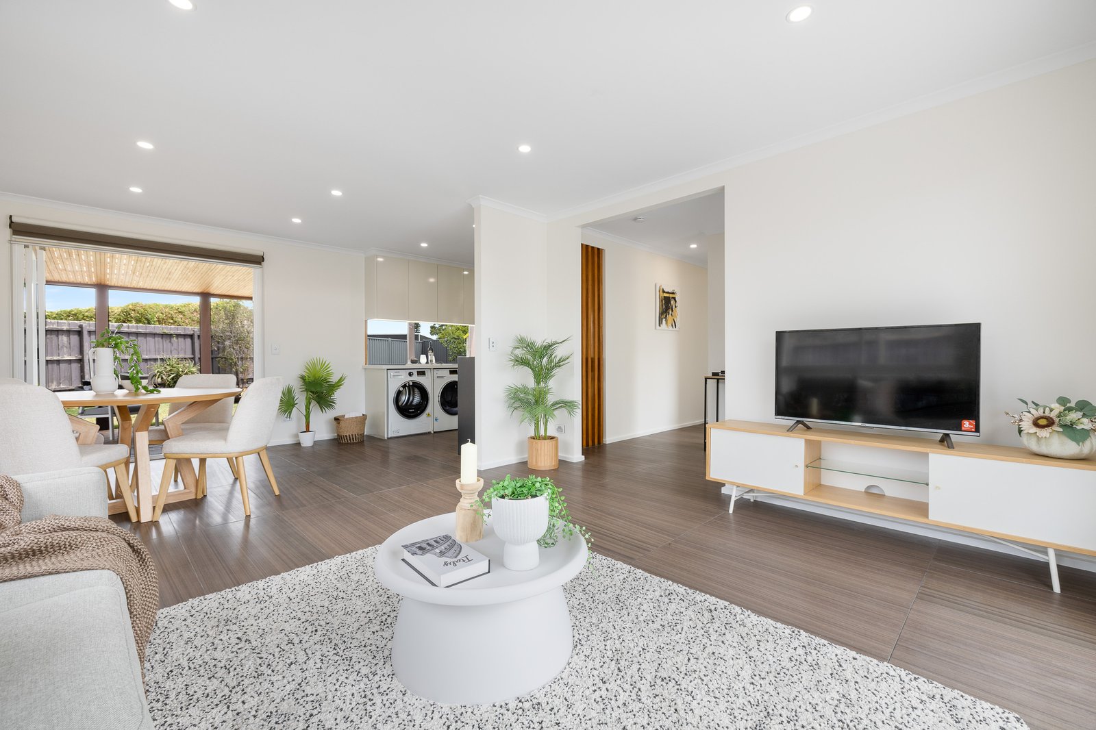 Gallery: 8 Adelong Court