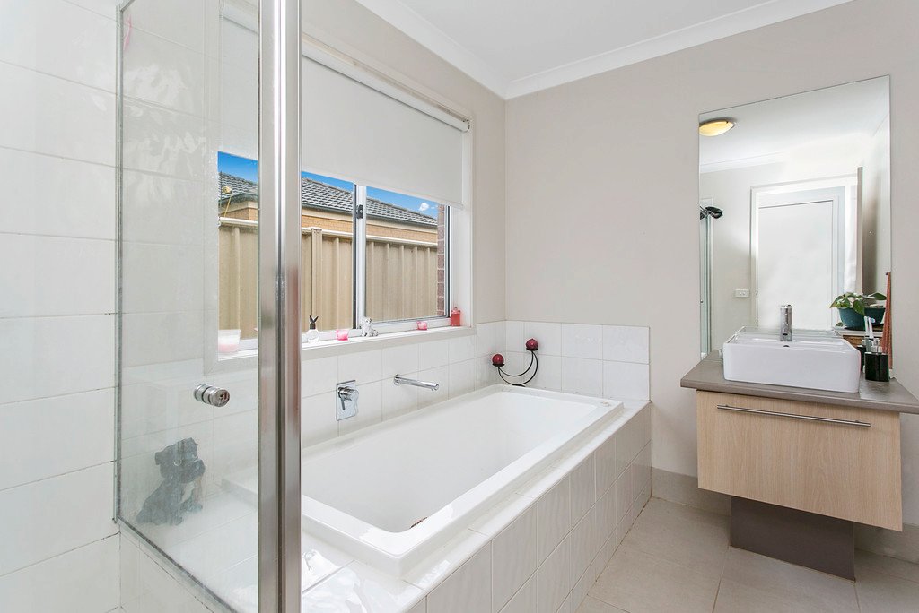 8 Alana Court MARONG 6