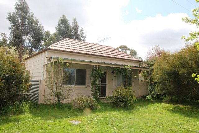 8 Albert Street BEAUFORT 1