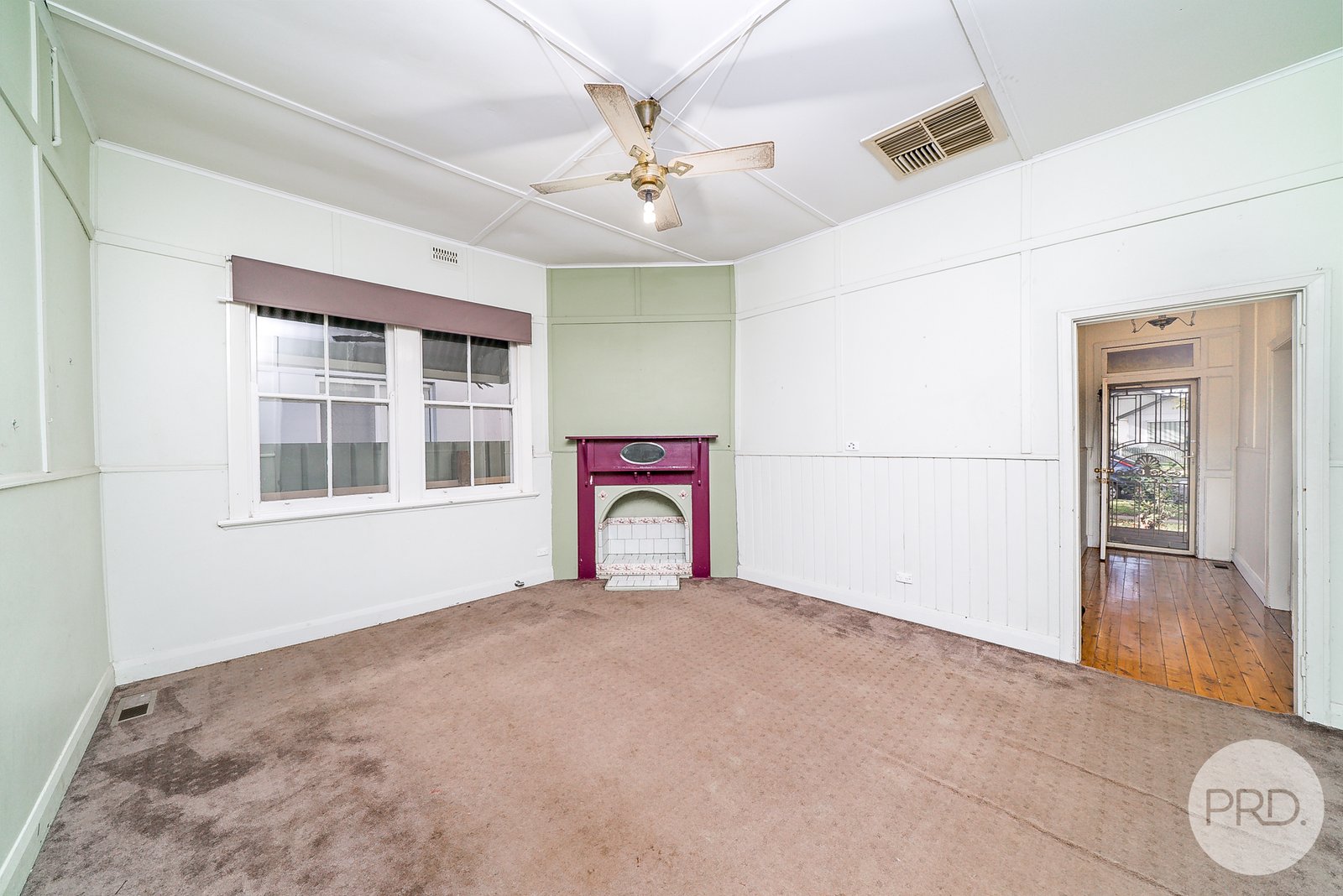 8 Albert Street WAGGA WAGGA 3