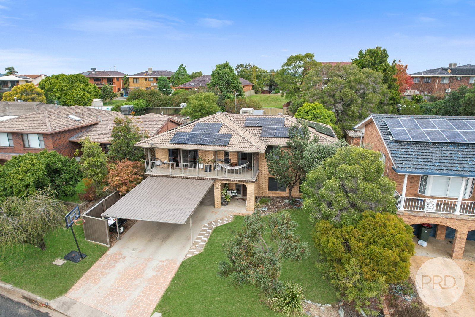 8 Amaroo Road TAMWORTH 2