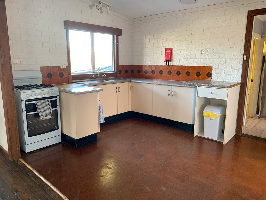 8 Andren Close BONVILLE 4