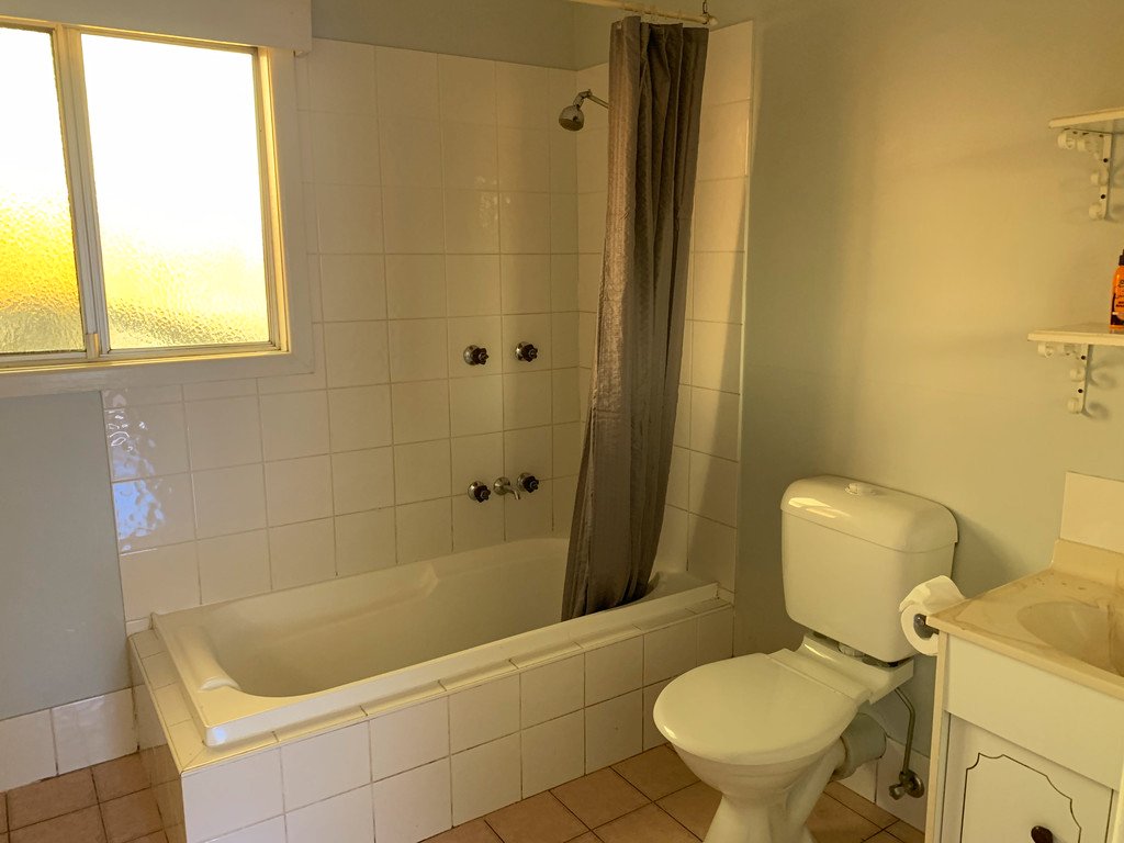 8 Andren Close BONVILLE 12