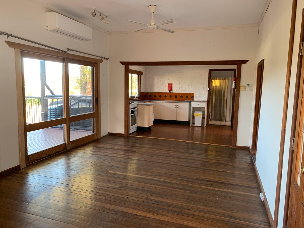 8 Andren Close BONVILLE 14