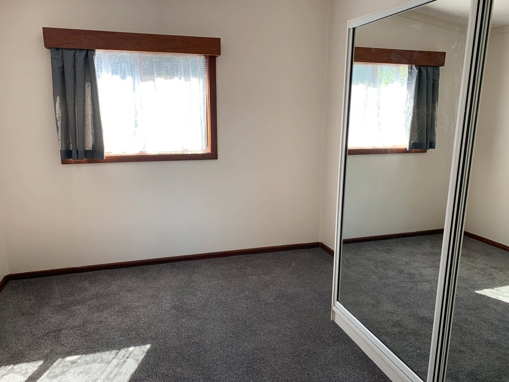 8 Andren Close BONVILLE 15