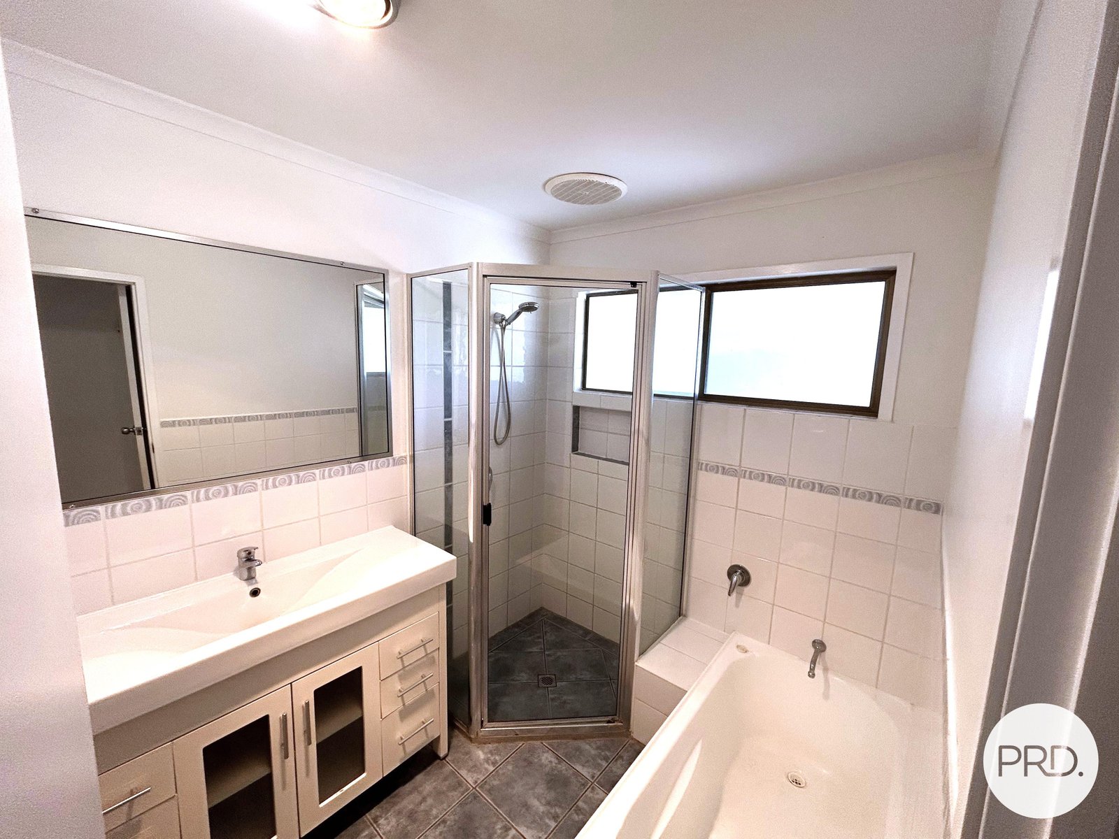 8 Andrew Court BOYNE ISLAND 12
